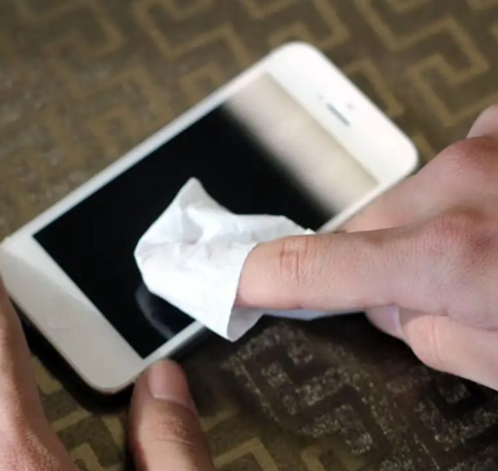 能不能用酒精擦手機(jī)屏幕?